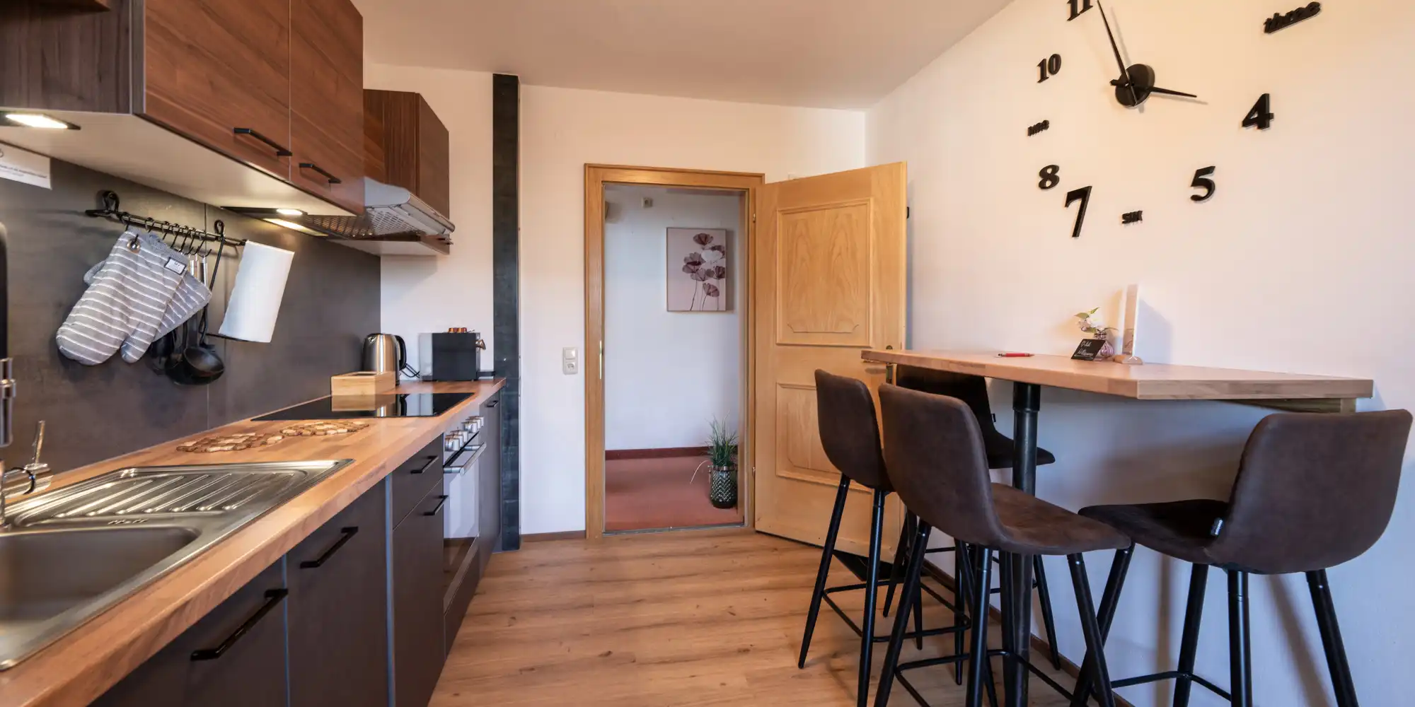 Großzügig ausgestattete Küche vom Appartement Oberlehenhof Sieben Berge